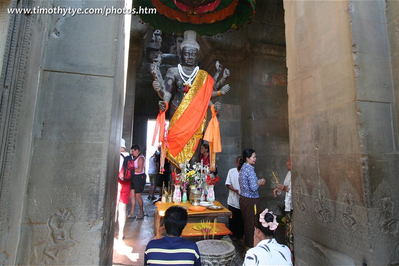 Statue of Vishnu, Angkor Wat