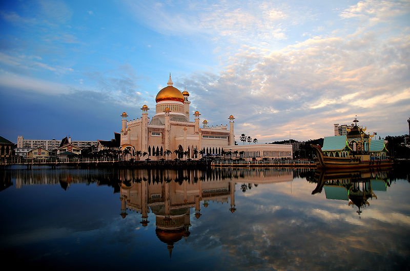 Sultan Omar Ali Saifuddin Mosque, Brunei