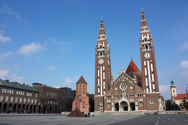 Szeged Cathedral, with the Demetrius Tower in front