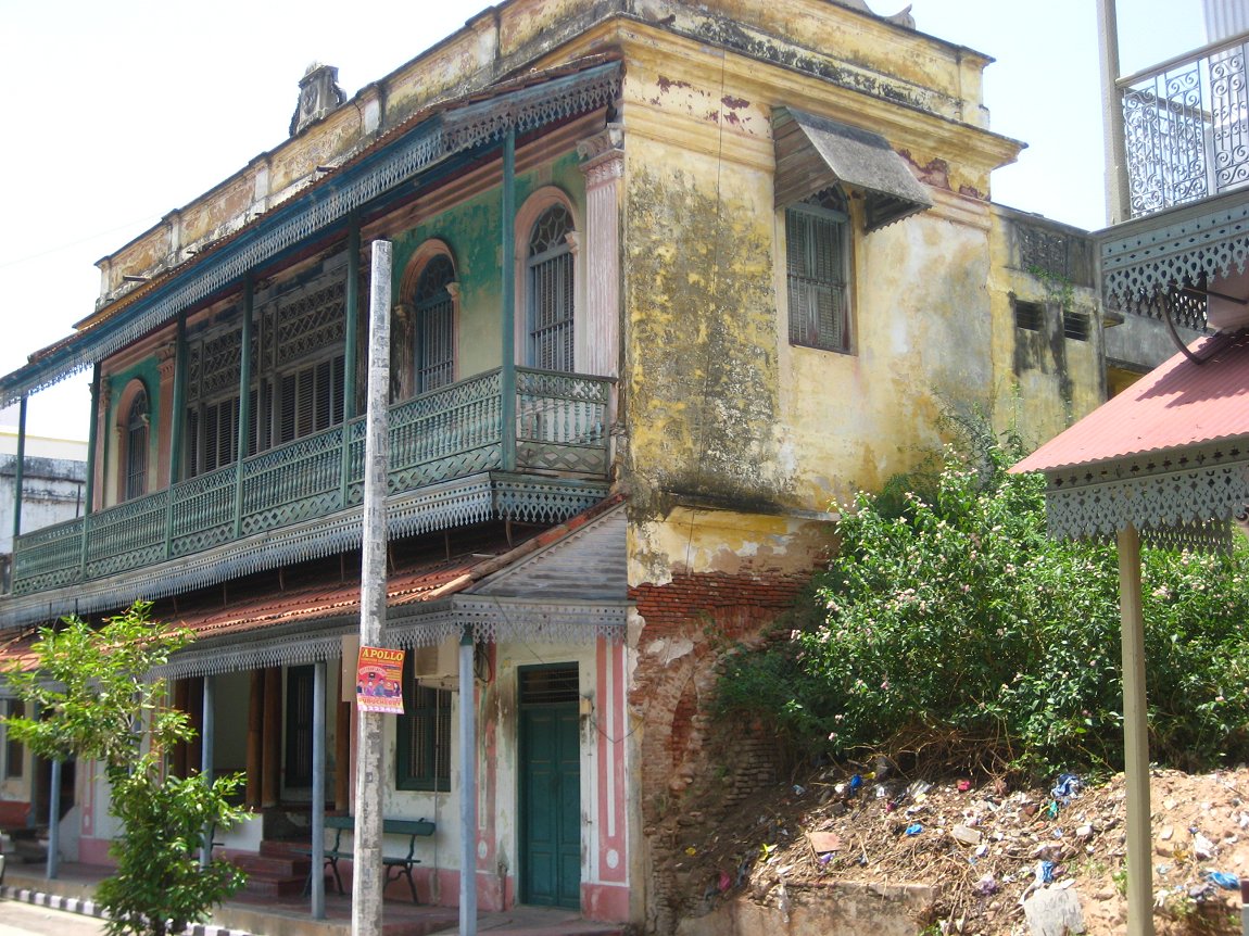 House exhibiting Tamil and French architectural influences in Puducherry