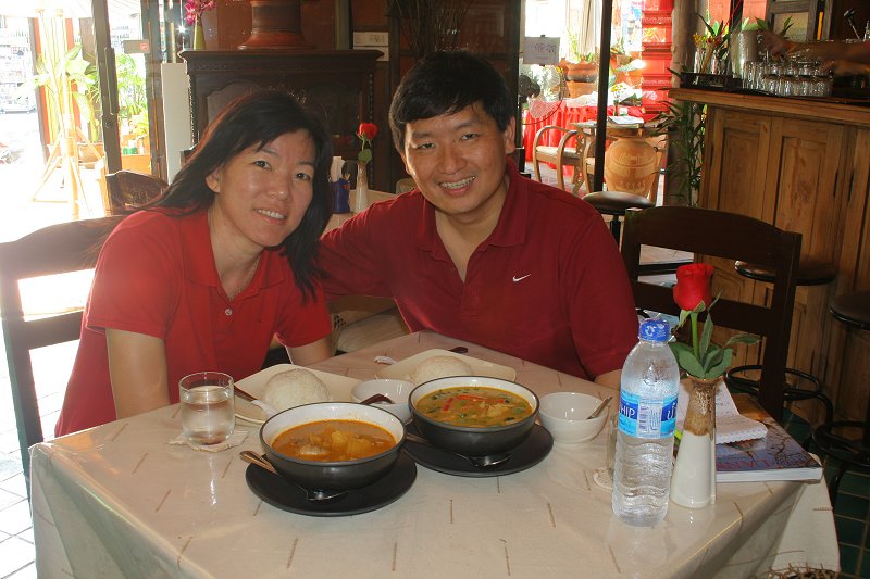 Tim and Chooi Yoke having lunch in Chiang Mai