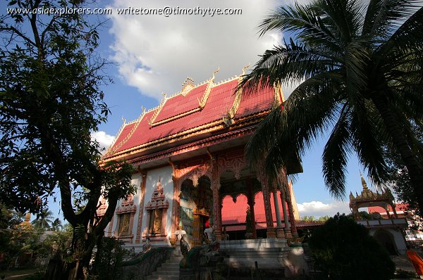 Vat Phonesinuan, Vientiane