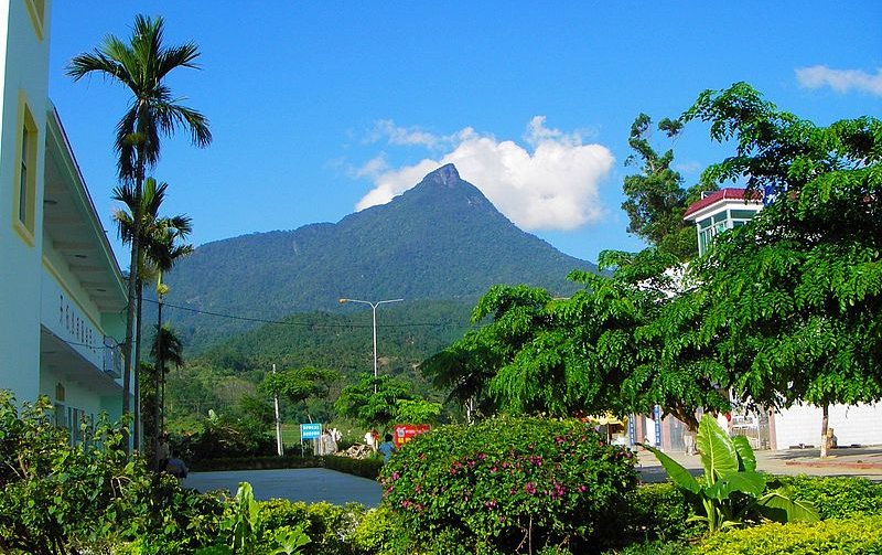 Wuzhi Shan, the tallest mountain in Hainan