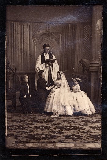 Wedding photo of General Tom Thumb and Lavinia Warren