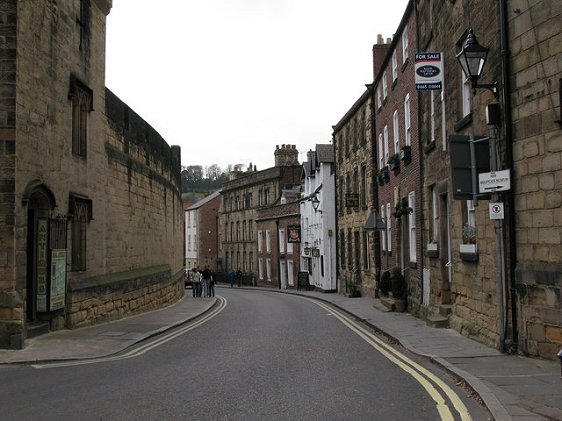 Bailiffgate, Alnwick, with the castle wall to the left