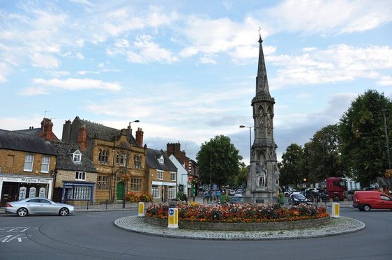 Banbury, Oxfordshire, England, with view of the Banbury Cross