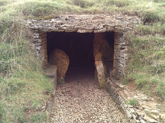 Belas Knap, neolithic long barrow on Cleeve Hill, Winchcombe