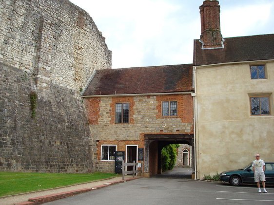 Entrance to Farnham Castle