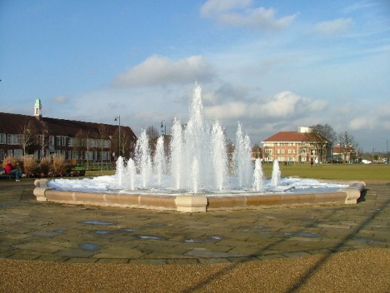 Fountain at Broadway Gardens, Letchworth