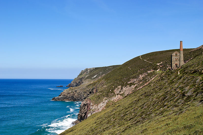 Mine chimney at Chapel Path, Cornwall