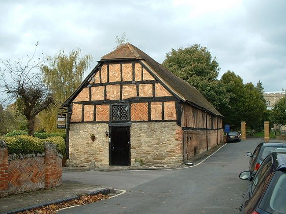 Tithe barn, Thame