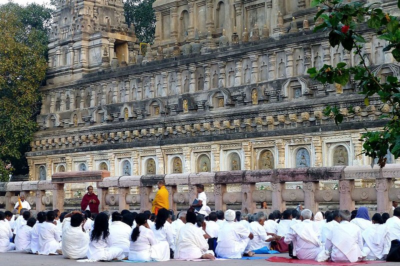 Devotees from Sri Lanka at the Mahabodhi Temple