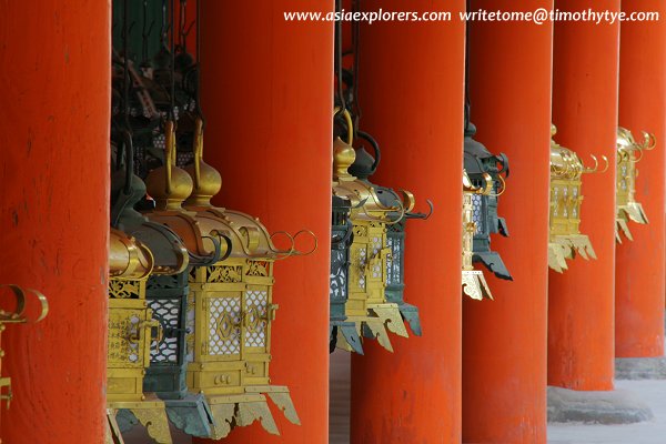 Bronze lanterns at Kasuga Grand Shrine