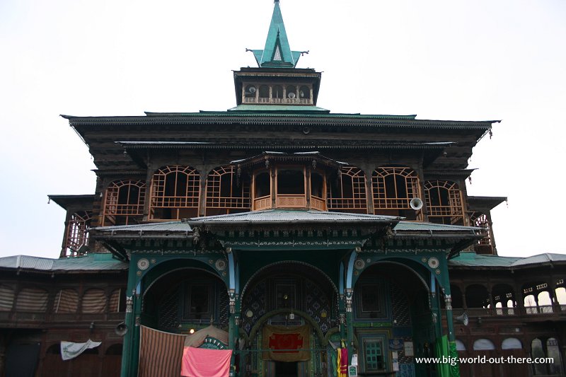 The mosque in Srinagar