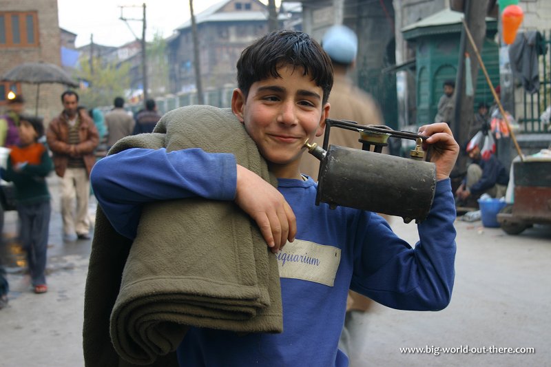 A young boy on the street of Srinagar