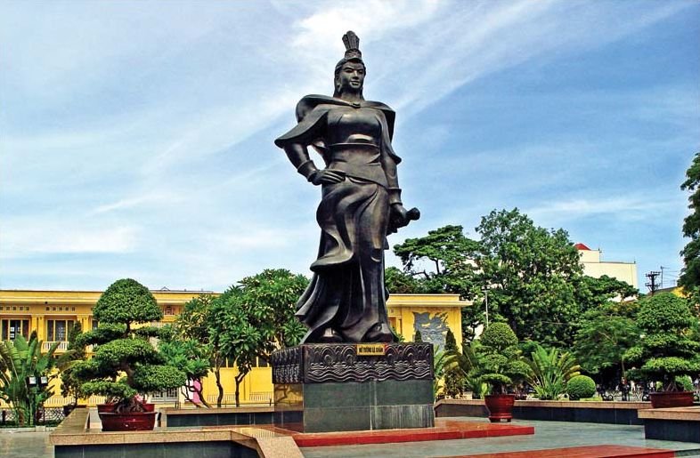 Statue of Madame Le Chan, Hai Phong