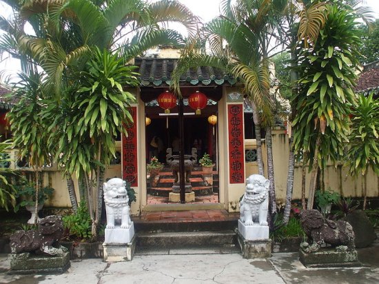 Temple in Ha Tien