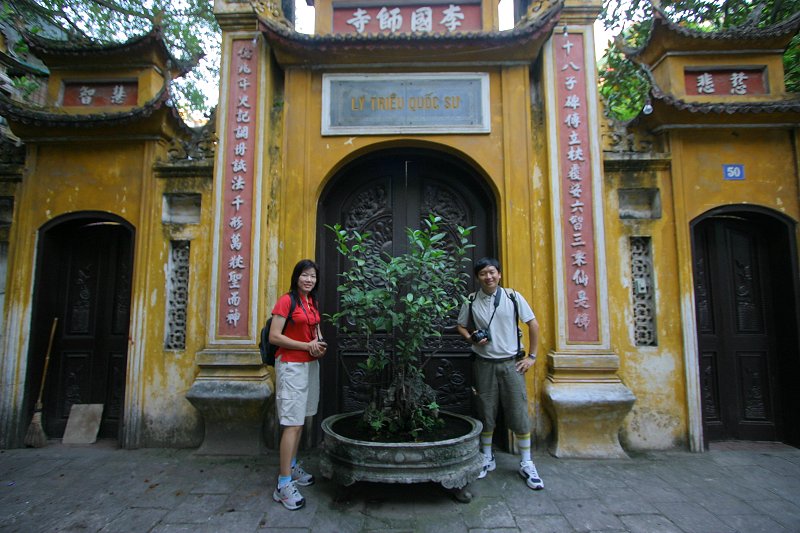 Tim and Chooi Yoke at the Ly Trieu Quoc Su Pagoda, Hanoi