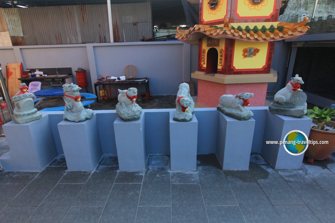 Six animals of the zodiac, Teong Poh Keong Temple