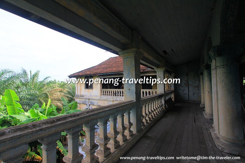 The balcony, 99-Door Mansion