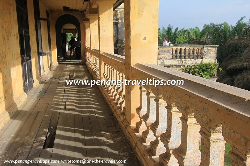 The balustrades, 99-Door Mansion