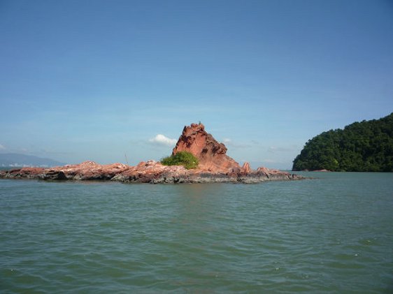 Batu Payung (Umbrella Rock), an outcrop off Pulau Aman