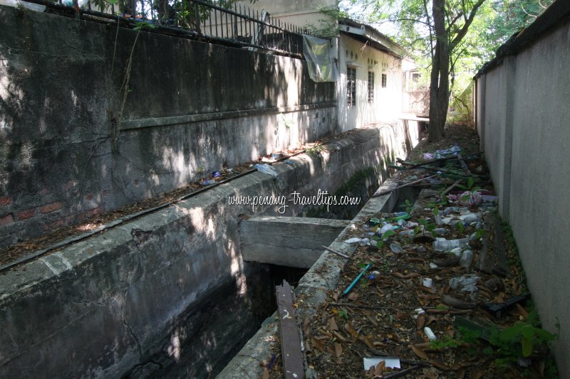 The bound ditch of Transfer Road