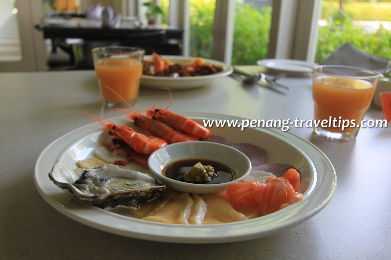 Buffet lunch at The Bungalow, Lone Pine