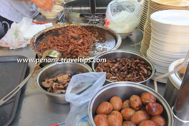 A potful of chicken feet