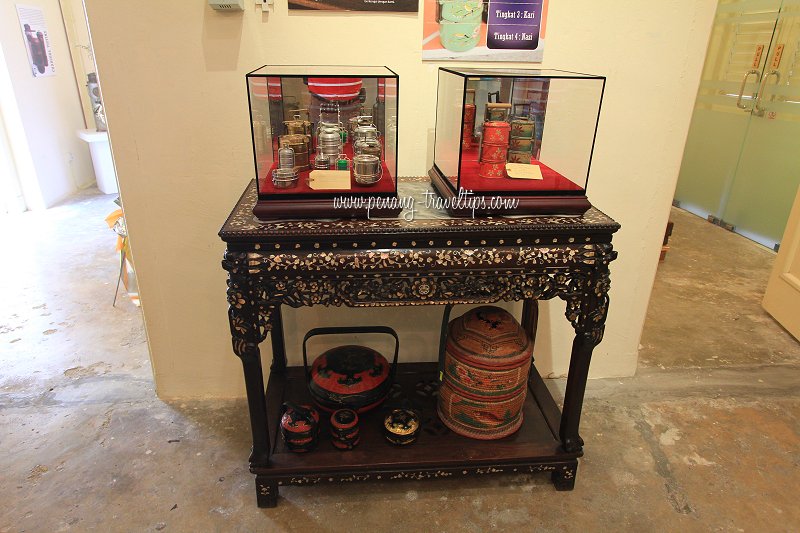 Diminutive tiffins and Nyonya baskets (siah3nah2)