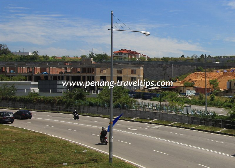 Emerald Park, Teluk Kumbar