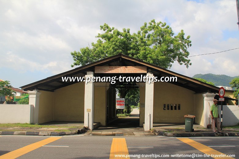 Entrance to the Batu Lanchang Hindu Cemetery