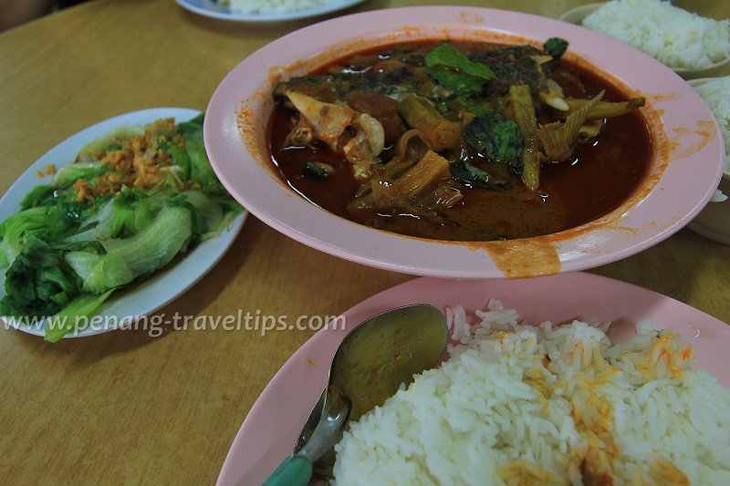 Fish head curry meal