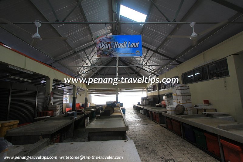 The fish and seafood section of Kuantan Road Market