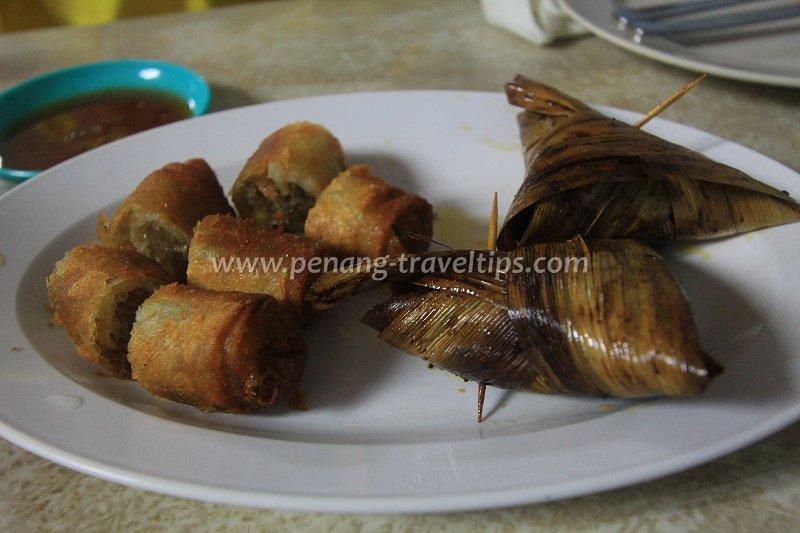 Springrolls and Gai Hor Bai Toey