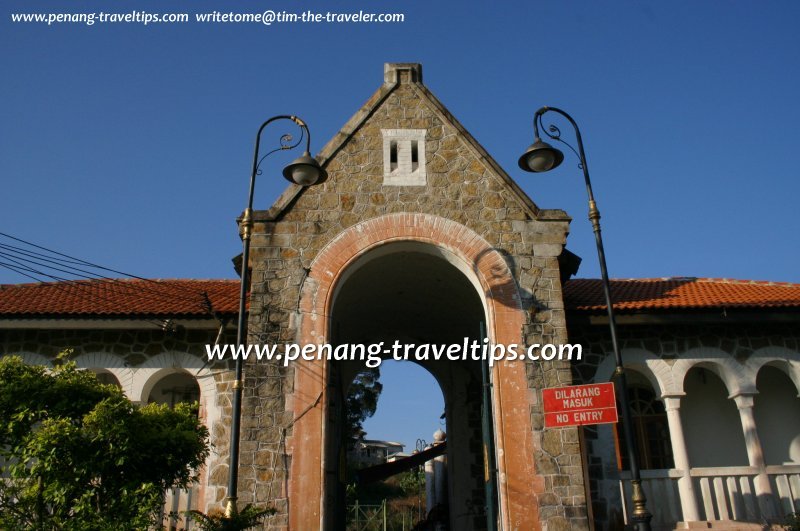 Gatehouse, Bel Retiro