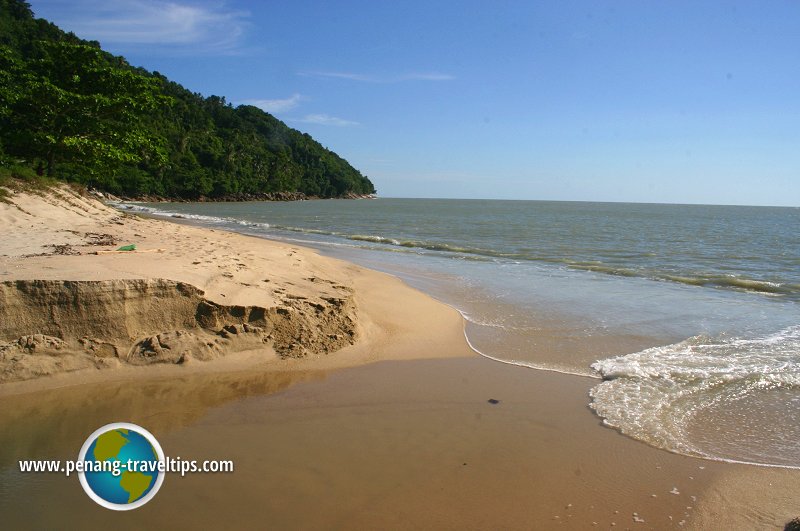 The golden sand of Pasir Panjang