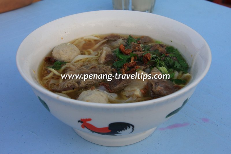 Gu bak koay teow at New Lane Hawker Centre