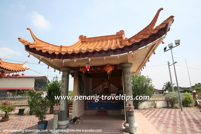 Datuk Kung shrine at Hock Teik Soo Temple