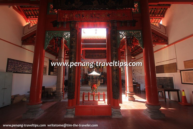 Hainan Temple interior