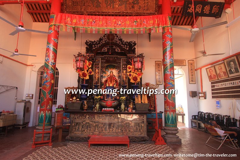 Hainan Temple main prayer hall