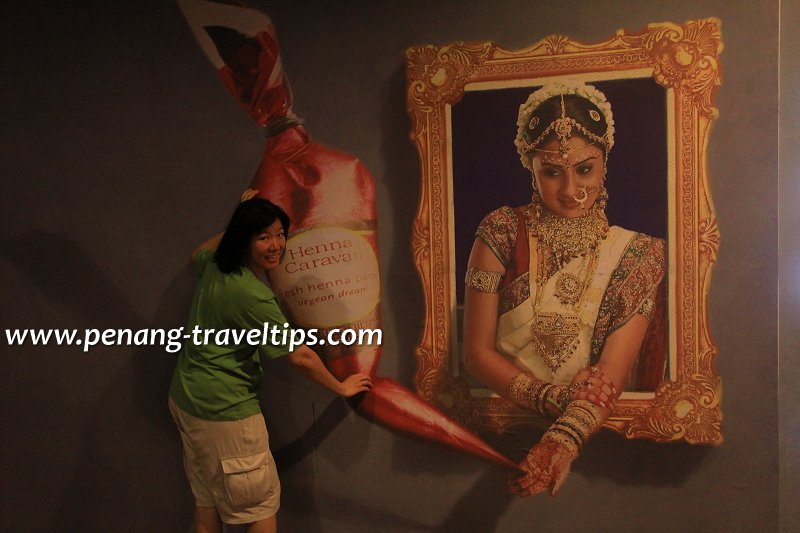 Applying Henna, Made In Penang Interactive Museum