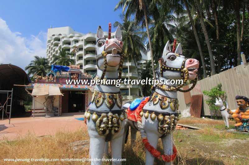 Horse sculptures at Sri Singamuga Kaliamman Temple