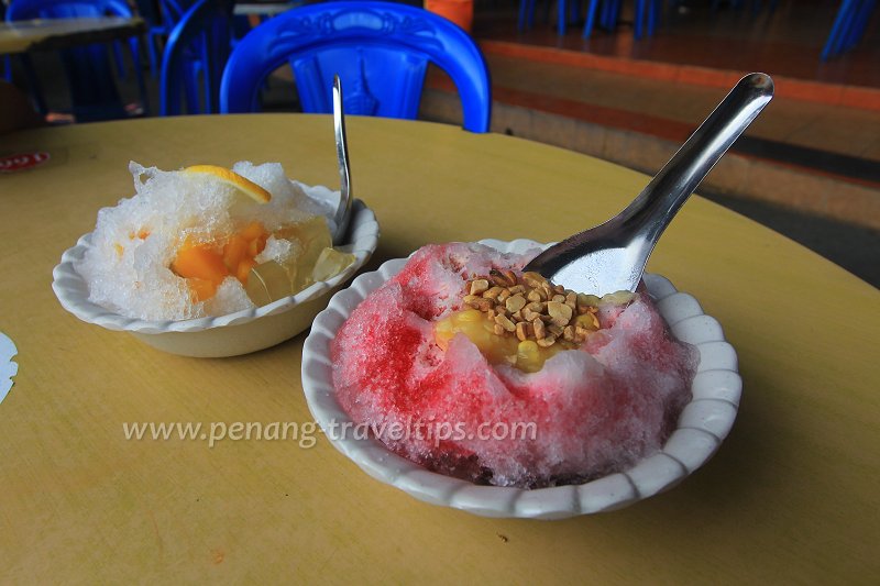 Ai Yi Ping and Ice Kacang at Pisa Corner