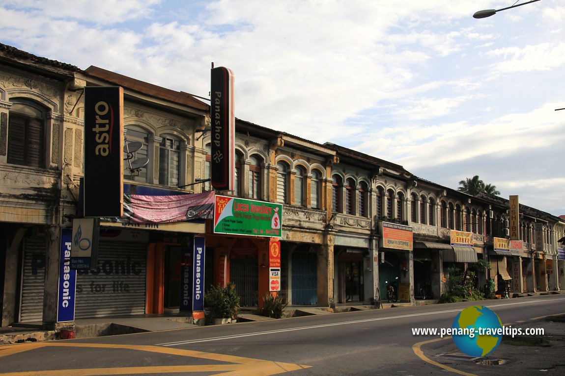 Jalan Bayan Lepas, the main road of Bayan Lepas village