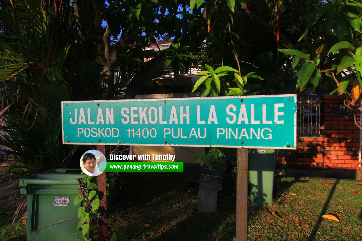Jalan Sekolah La Salle old road sign