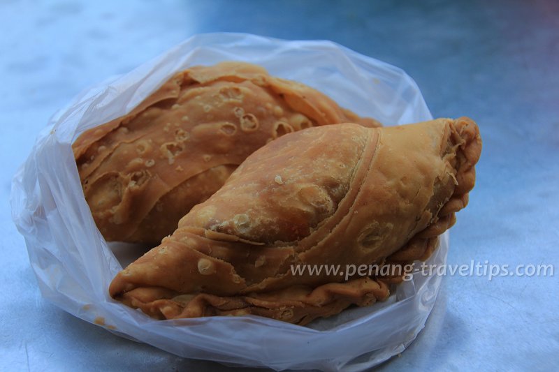 Kari Pap, the local curry puffs