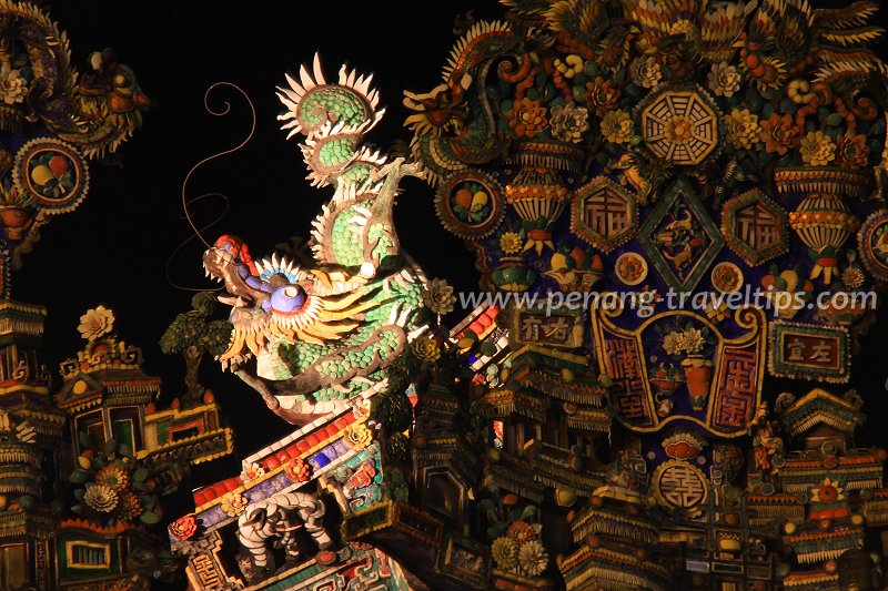 Khoo Kongsi roof ornamentation