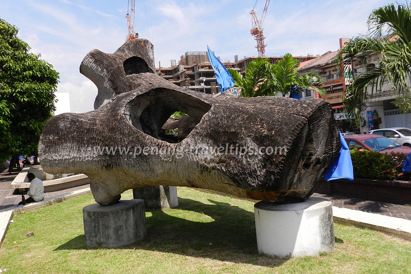 Komtar Tree Trunk Sculpture