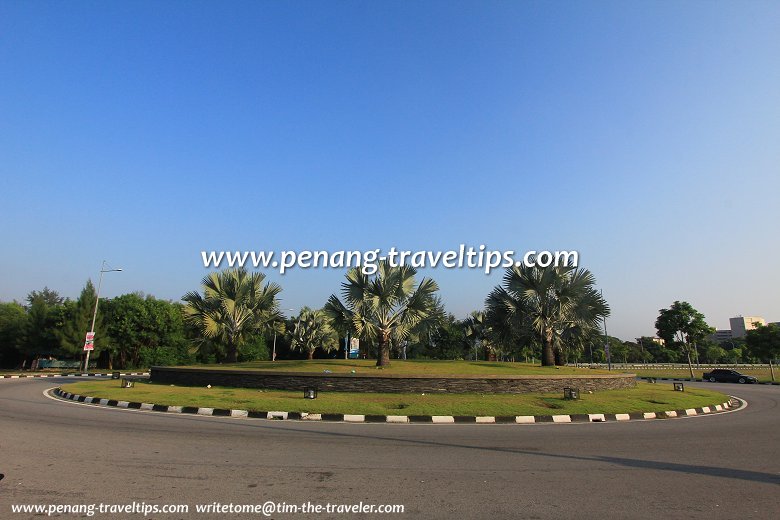 Queensbay Roundabout 3, the southernmost roundabout